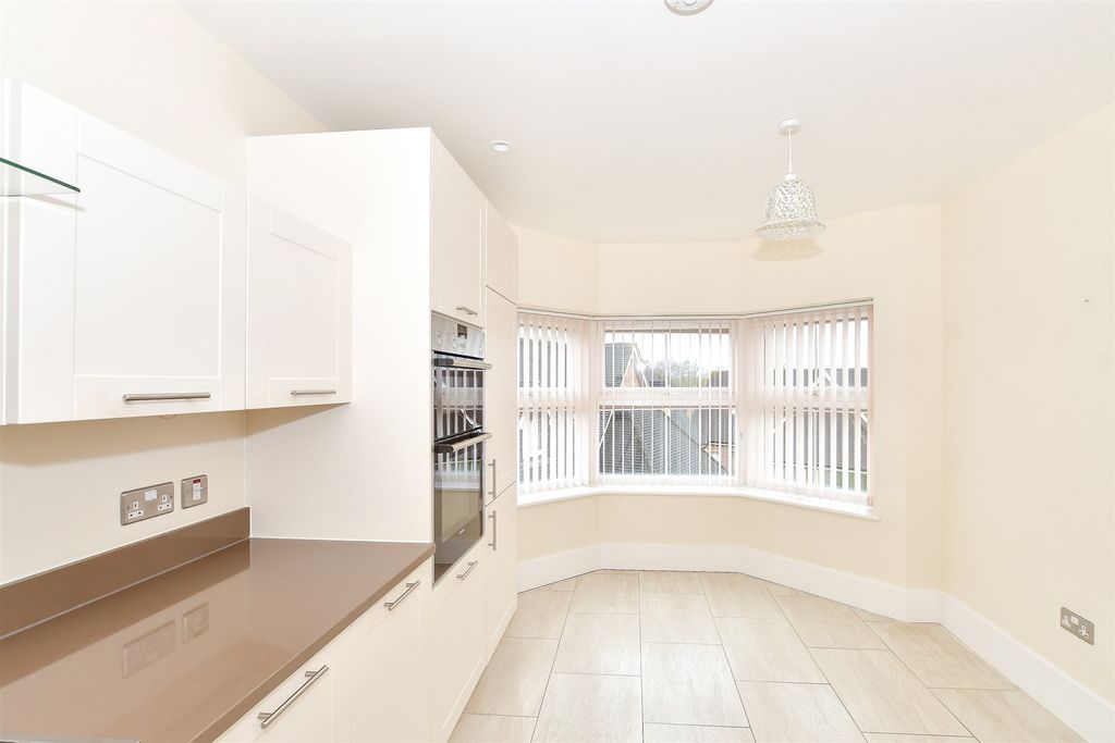 Property photo 3 of 10 Kitchen/Breakfast Room