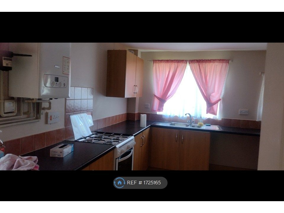 Property photo 3 of 9 Kitchen