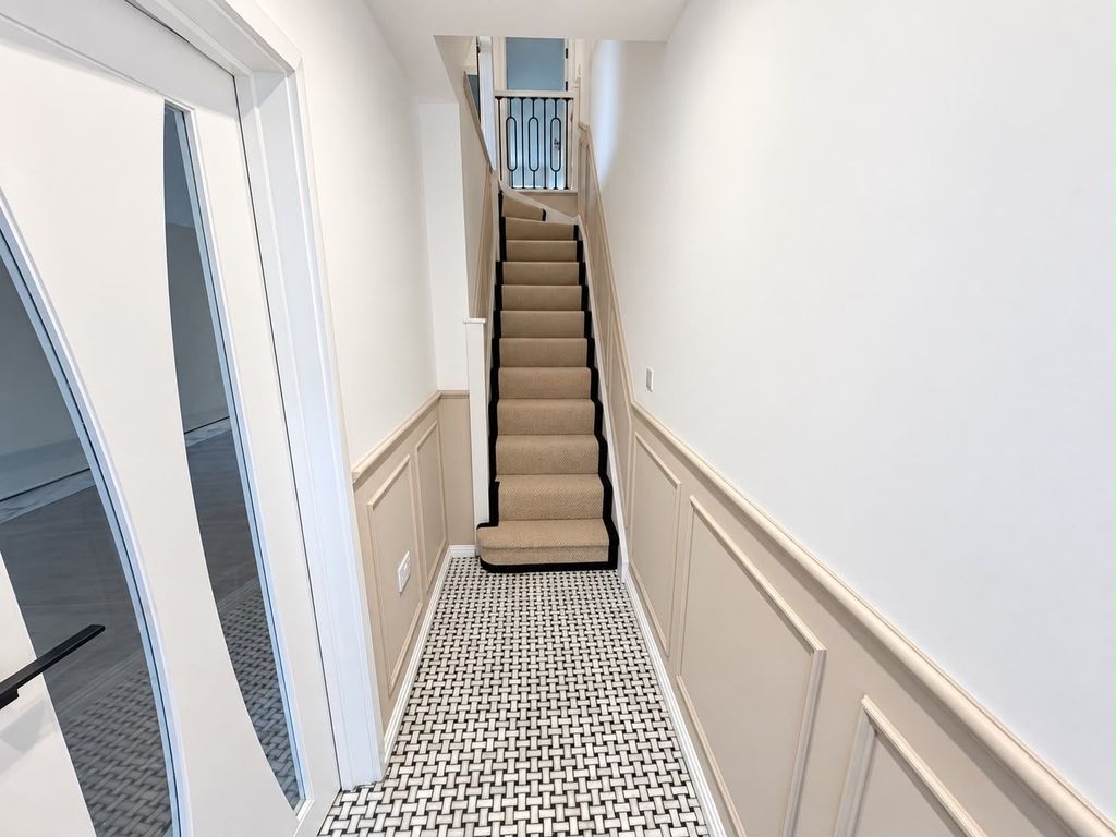 Property photo 3 of 13 B0707F93-B82d-406A-9E28-Bc9653052764