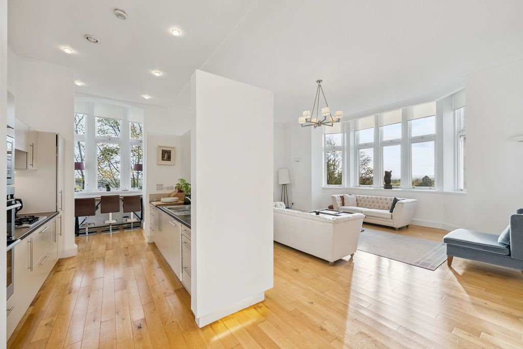 Property photo 2 of 26