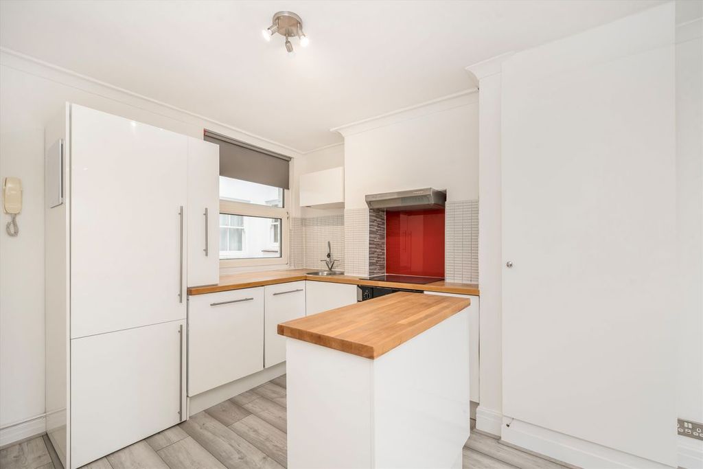 Property photo 3 of 4