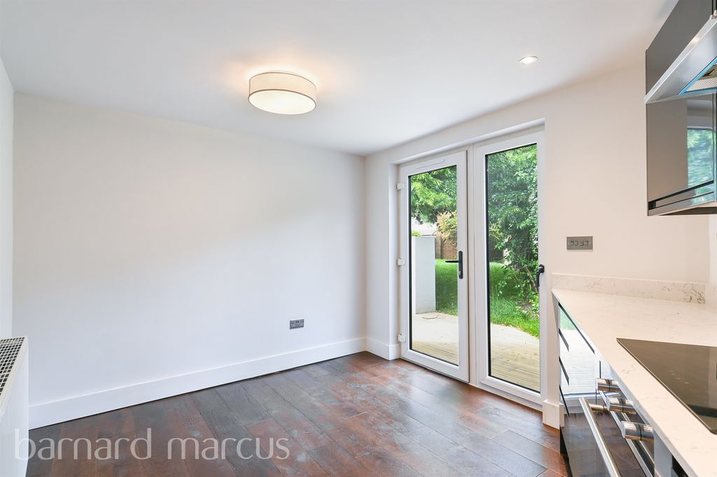 Property photo 3 of 9