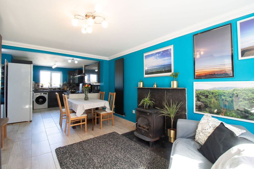 Property photo 1 of 47