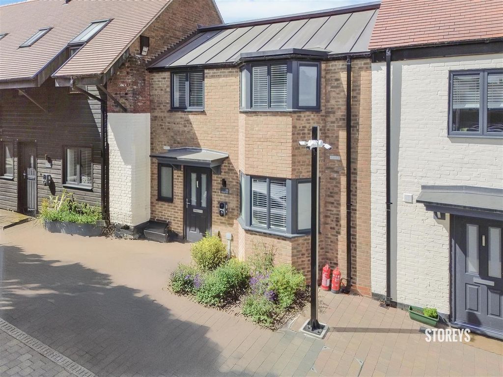 Property photo 2 of 24