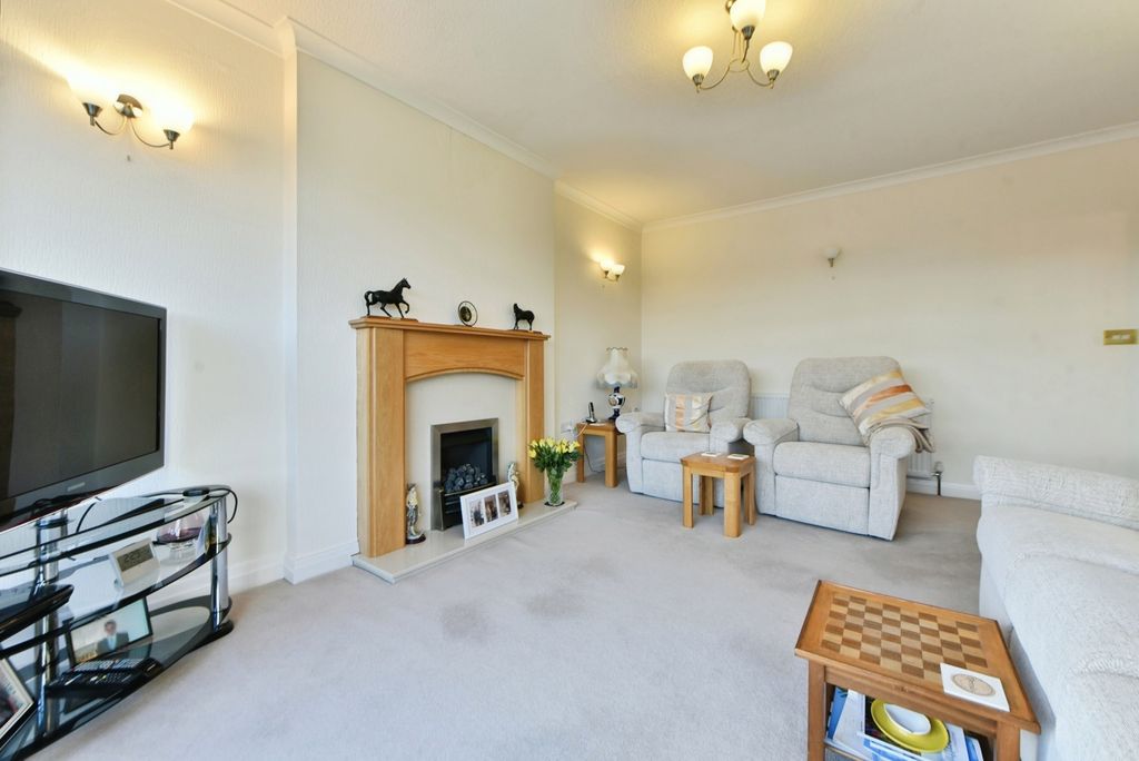 Property photo 3 of 12 Photo