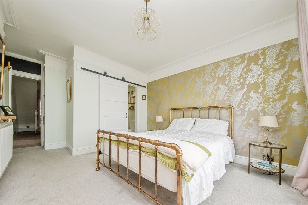 Additional image 28 of 6 bed semi-detached house for saleFronks Road, Harwich CO12