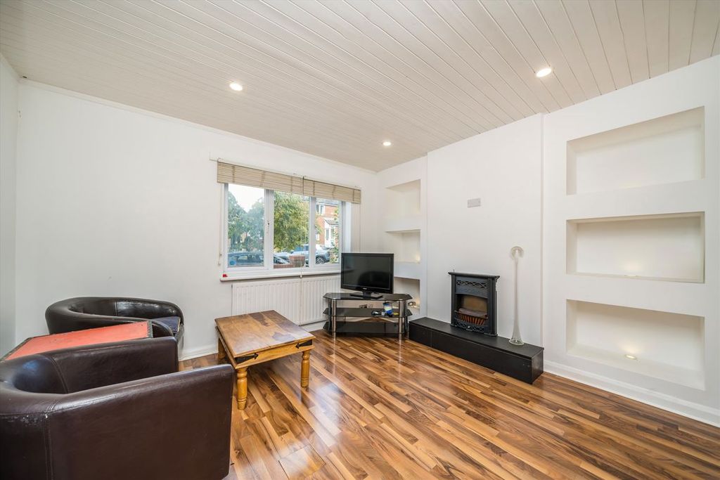 Property photo 2 of 6