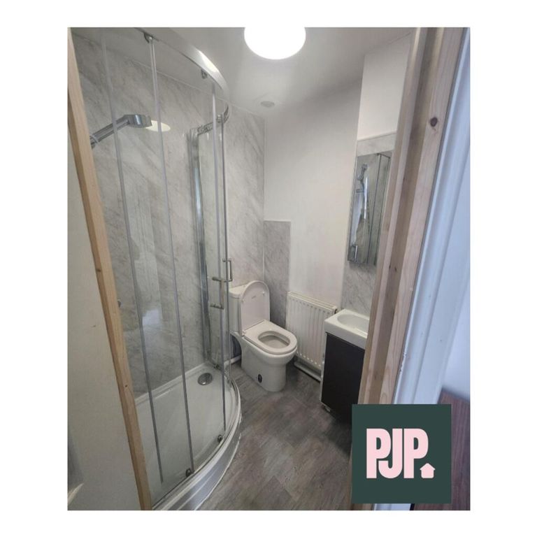 Property photo 2 of 9 A Modern Bathroom Suite Featuring A Spacious Showe...