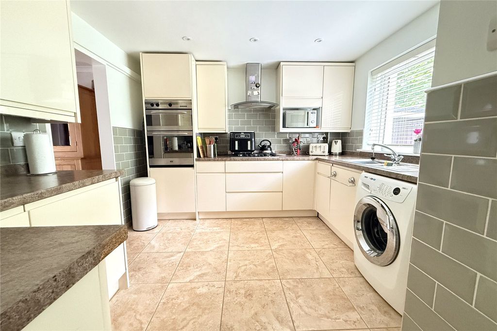 Property photo 3 of 15 Refitted Kitchen