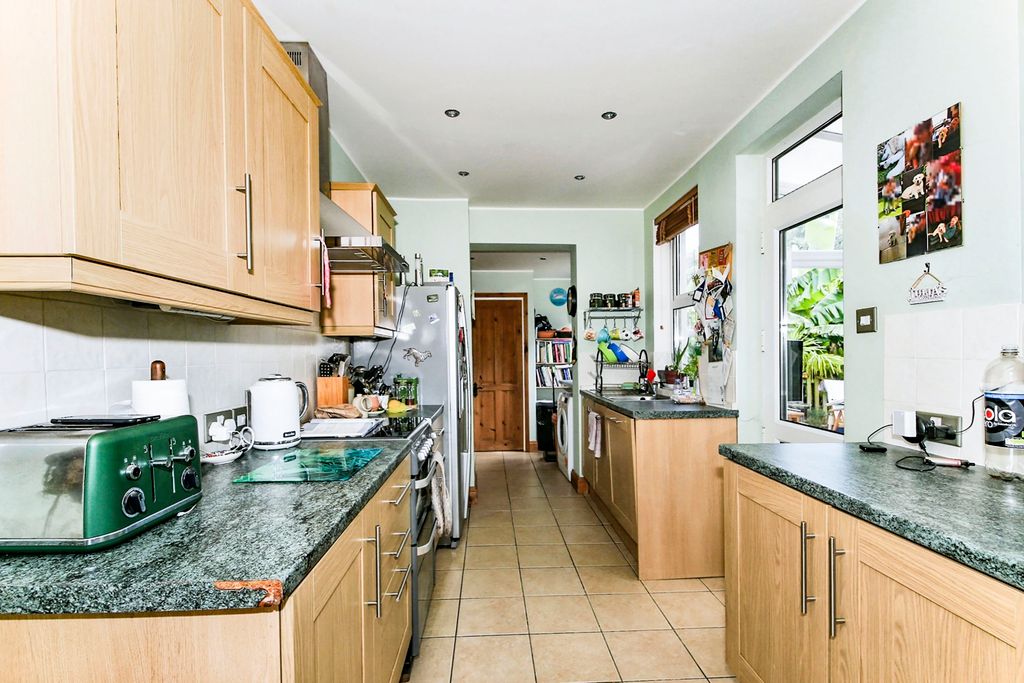 Property photo 3 of 21