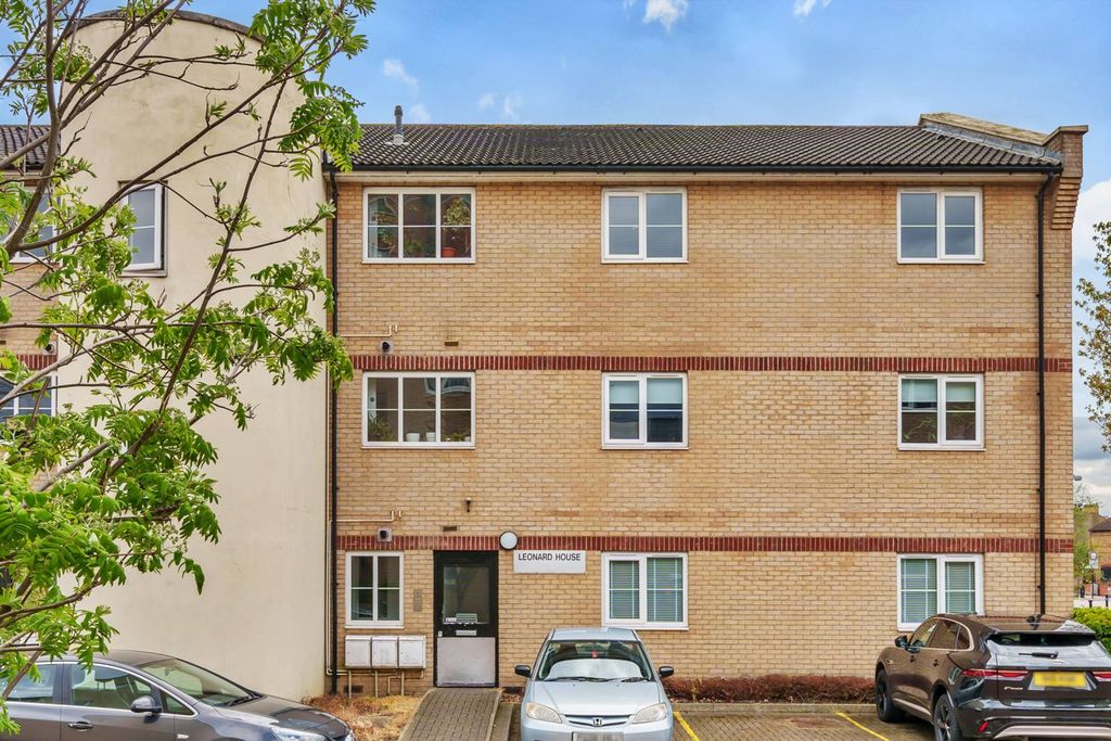Property photo 1 of 12