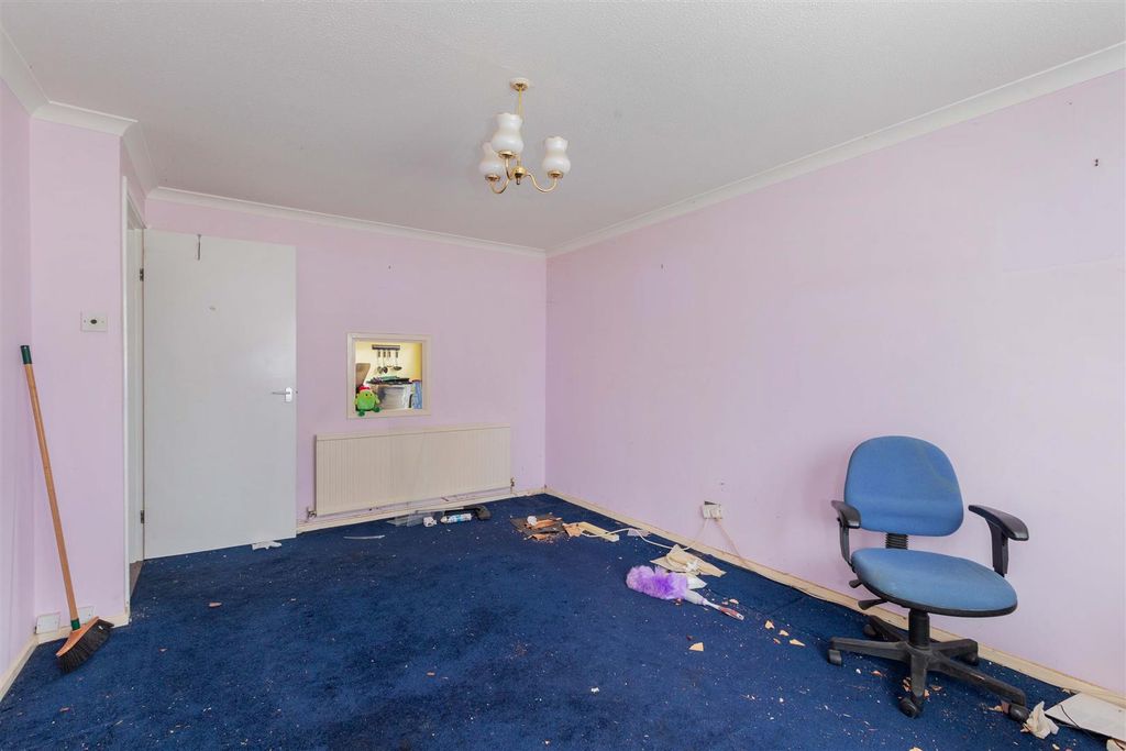 Property photo 3 of 14 26 Northmead Road-11.Jpg