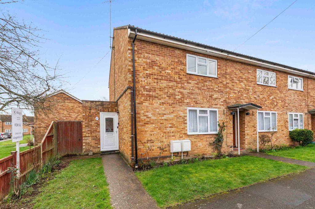 Property photo 1 of 15 4A Sandygate Rd, Sl7 3Az (Low Res)-12