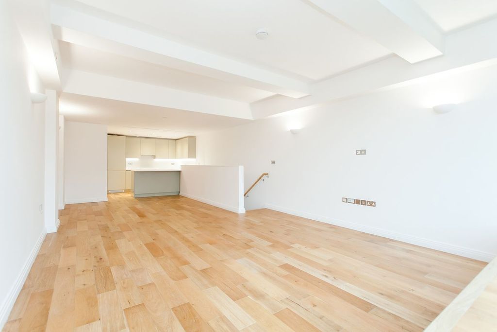 Property photo 2 of 30