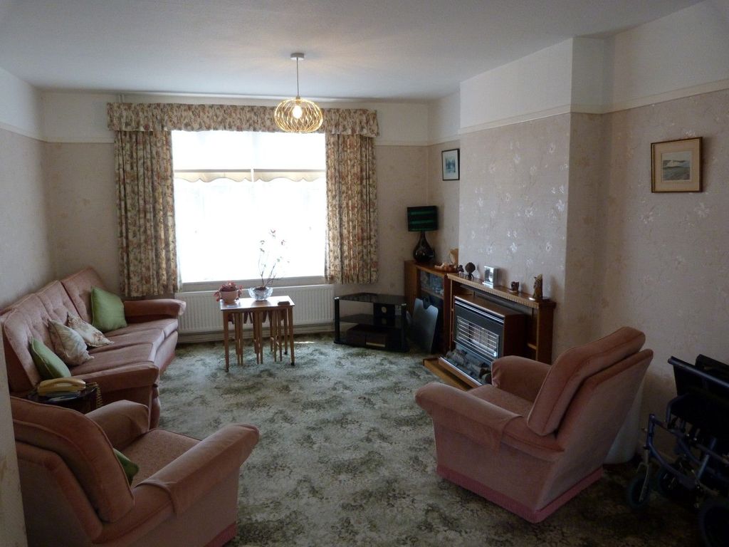 Property photo 2 of 8 Photograph 2