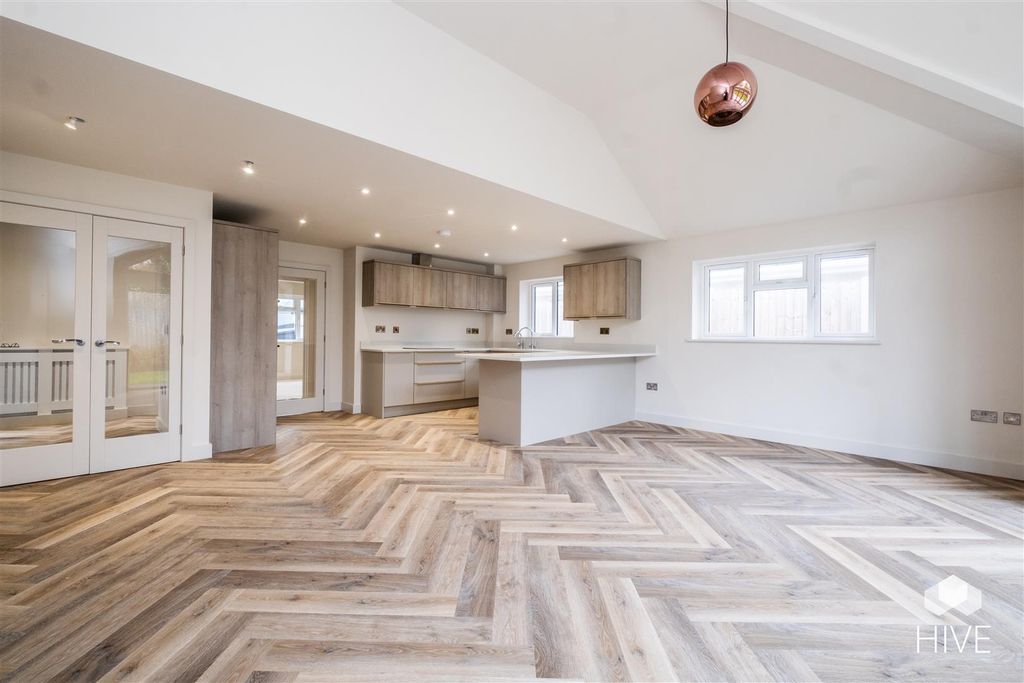 Property photo 3 of 22