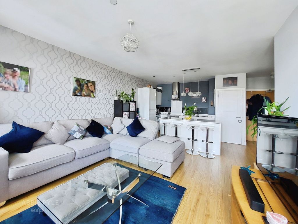 Property photo 2 of 13