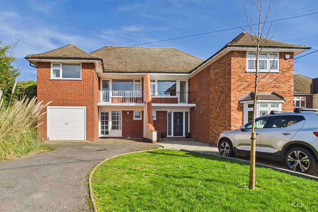 Property photo 1 of 16 (Main)