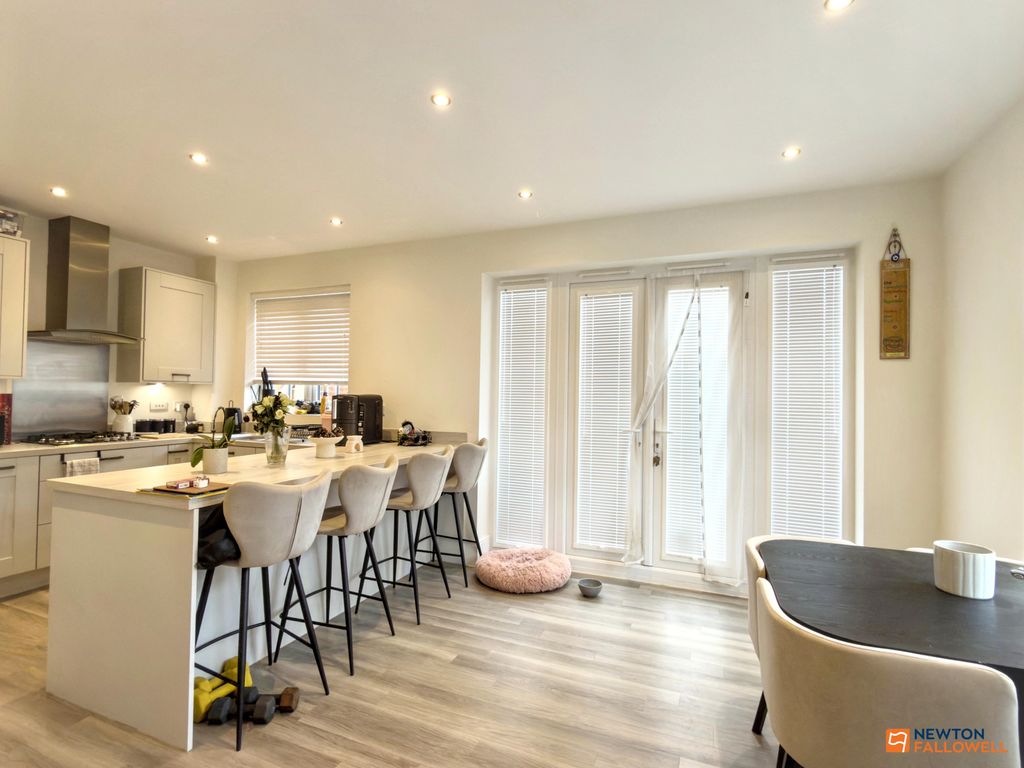 Property photo 3 of 32