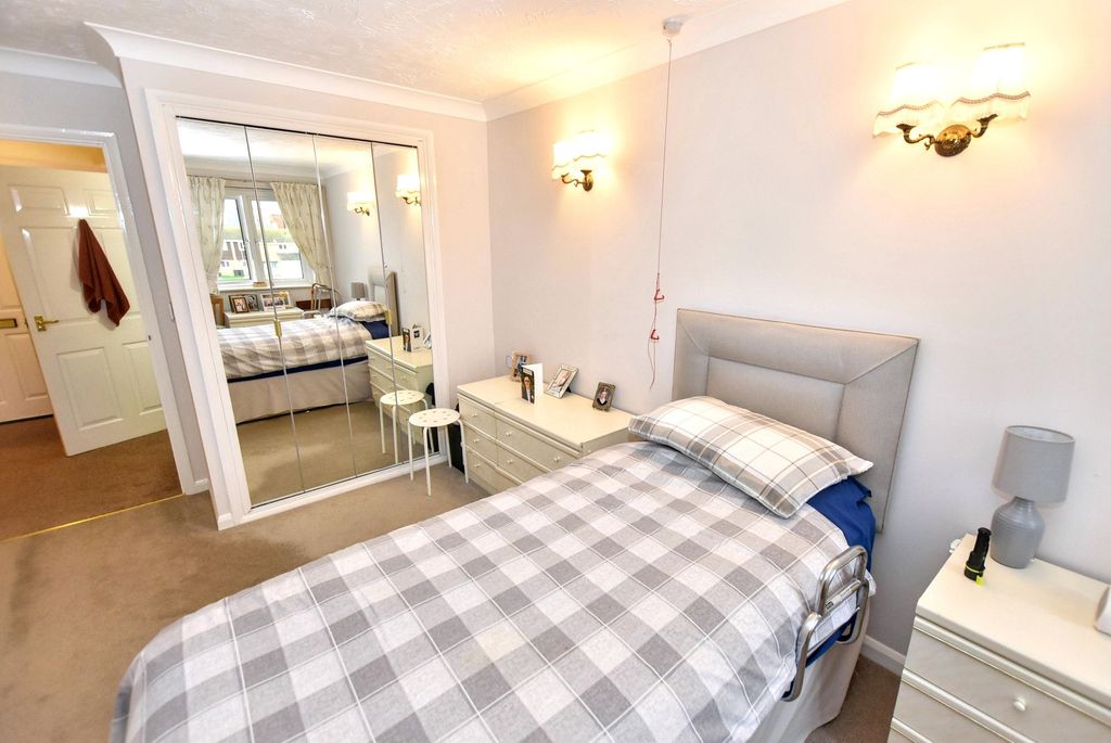 Property photo 3 of 6