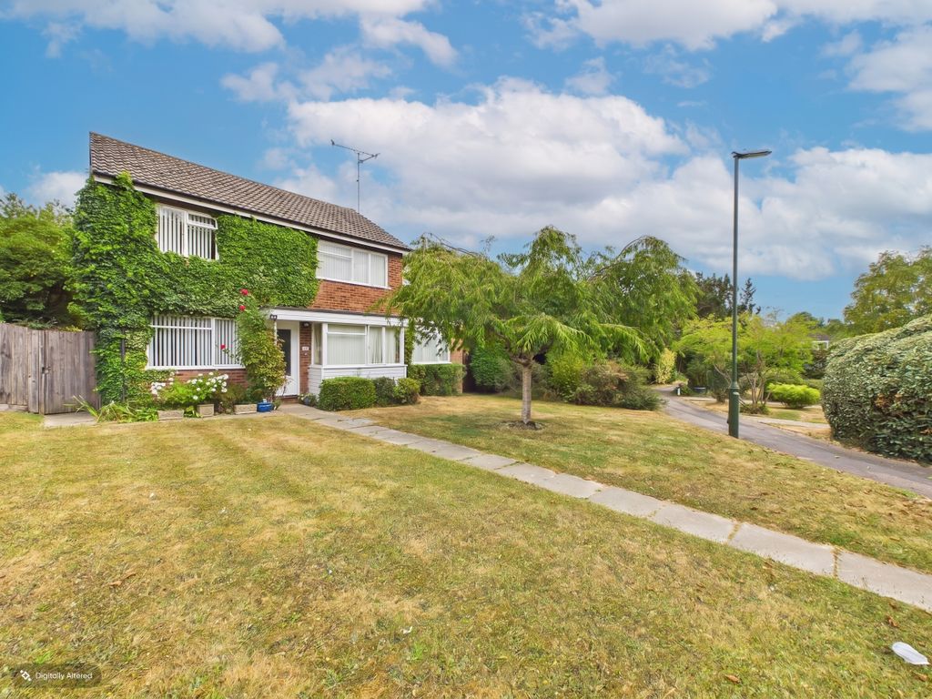 Property photo 1 of 16 Cam04018G0-Pr0611-Still003-001