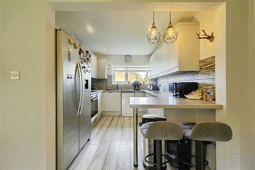 Property photo 3 of 19 Kitchen Diner