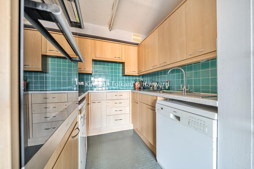 Property photo 3 of 15 Picture 3