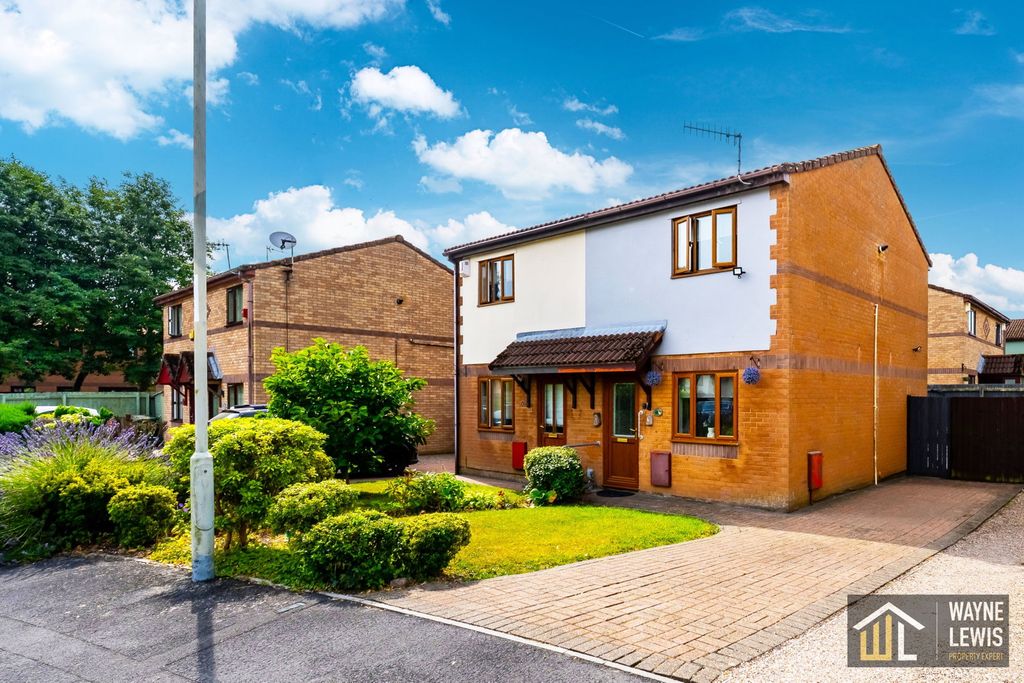 Property photo 1 of 28