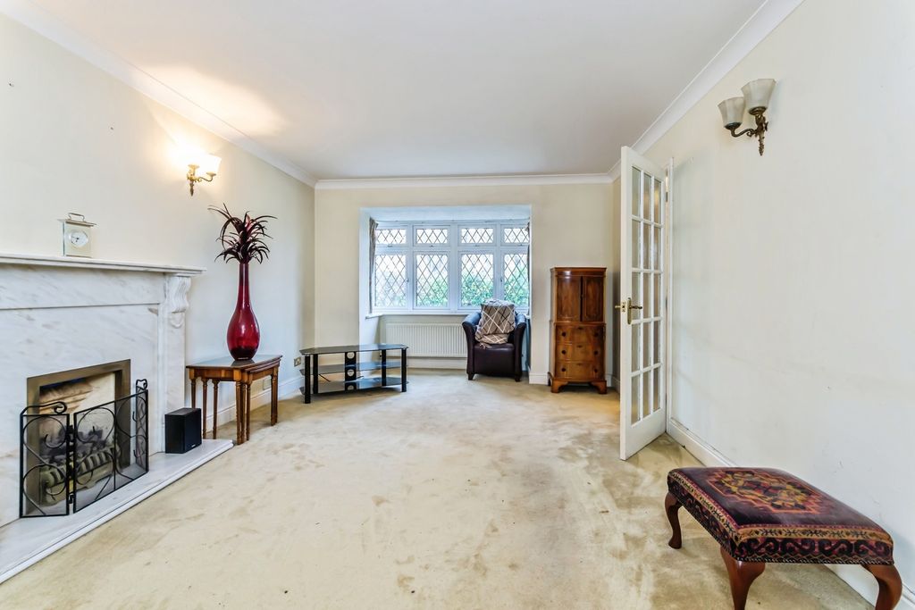 Property photo 3 of 17 Photo