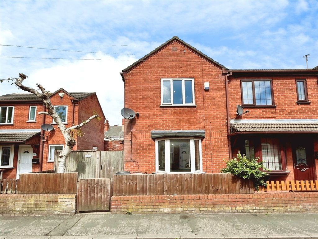 Property photo 2 of 8 Picture No. 12