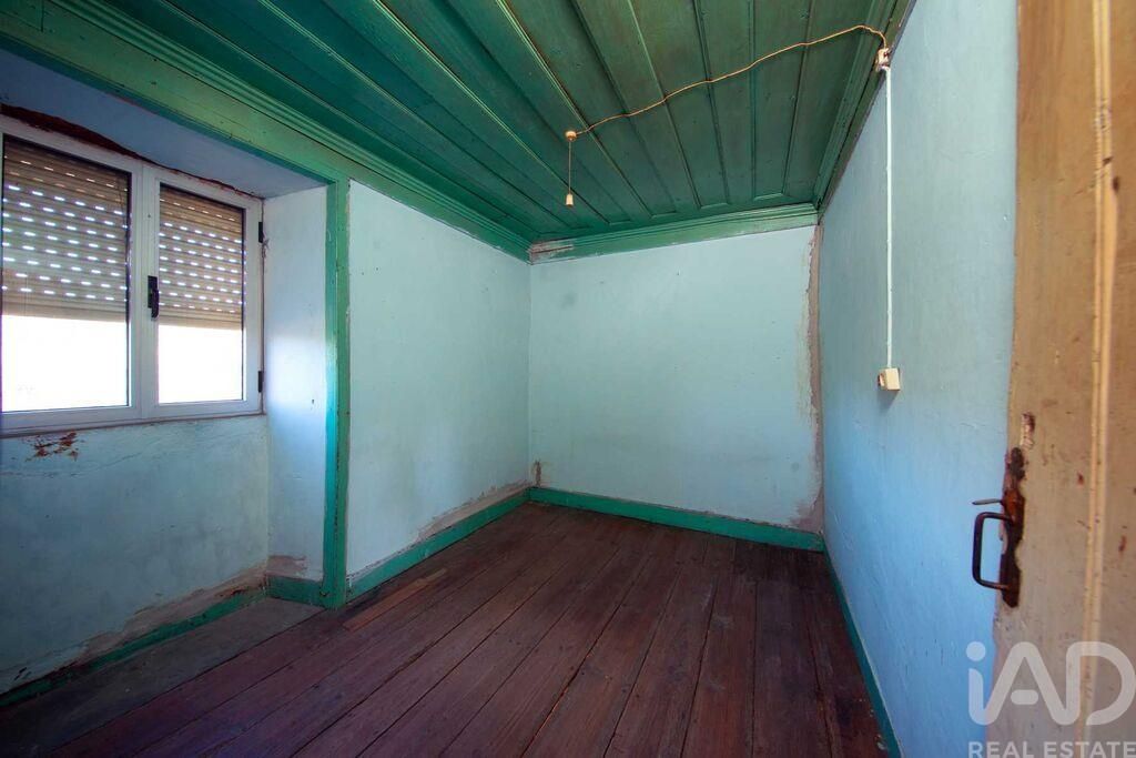 Property photo 2 of 28