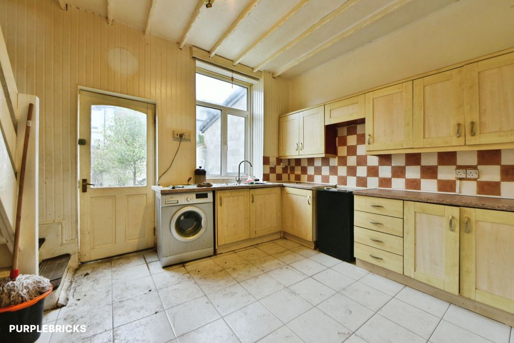Property photo 3 of 17 Kitchen/Diner