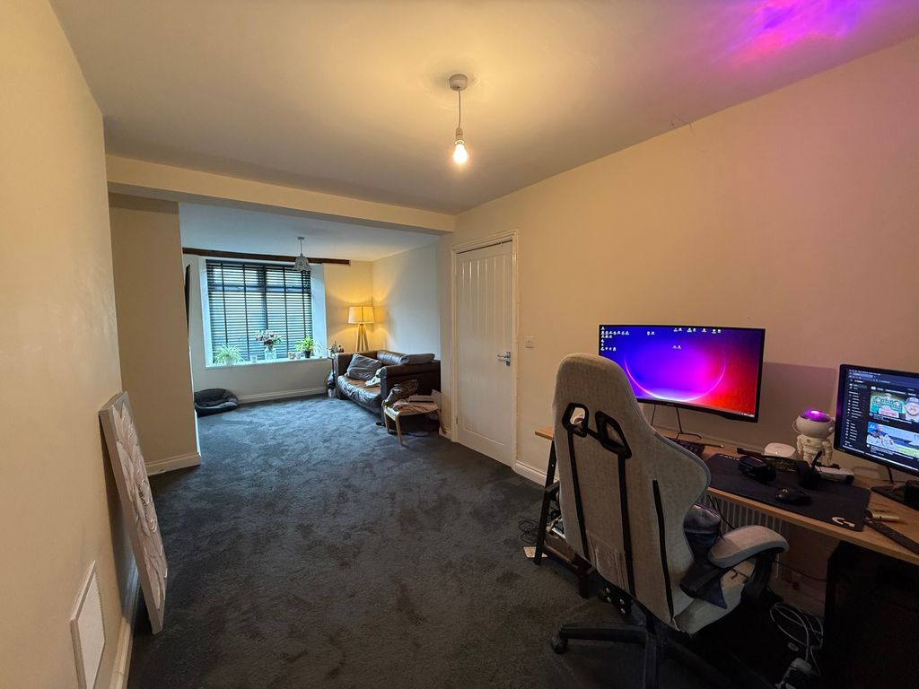 Property photo 3 of 14 Dining