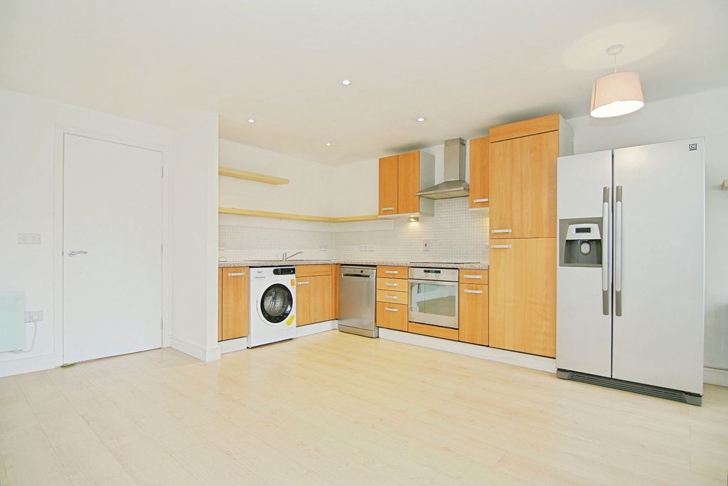 Property photo 2 of 11 Kitchen / Living