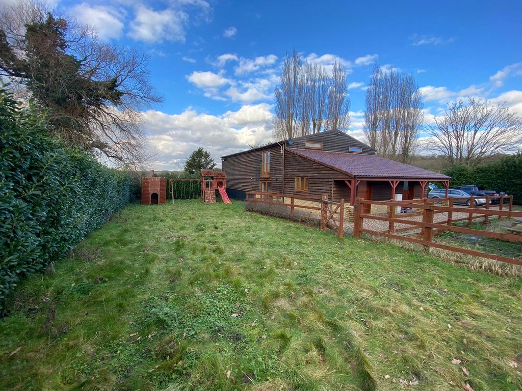 Property photo 2 of 28