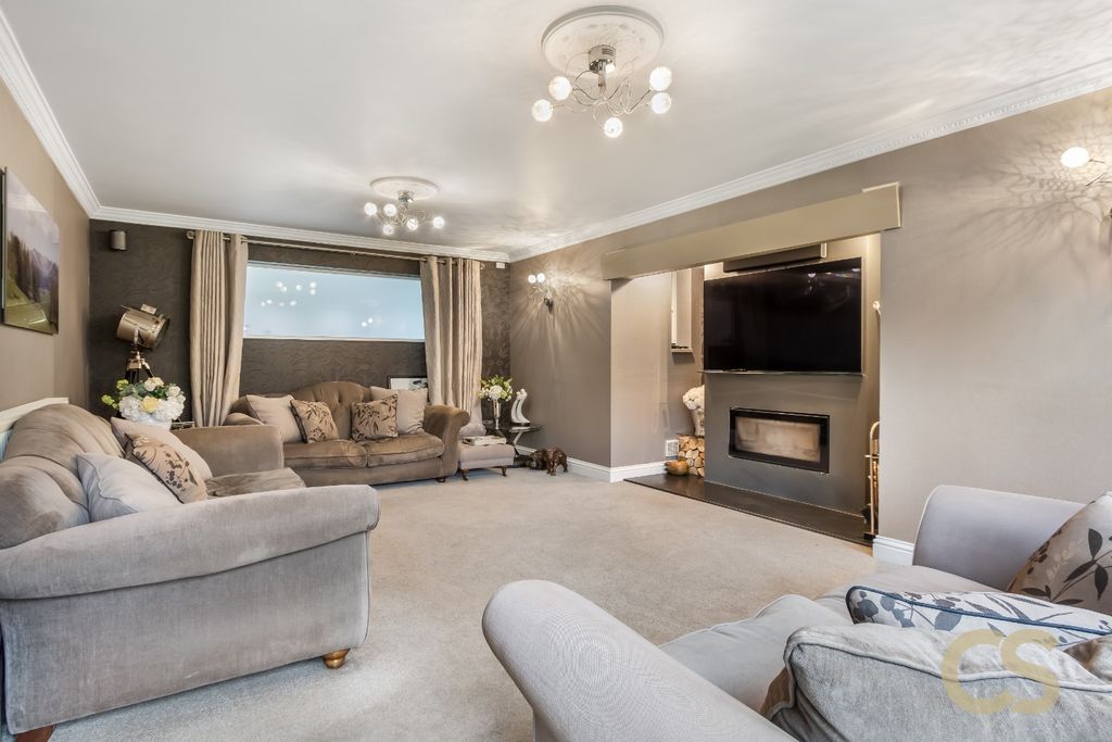 Property photo 2 of 35 4870595