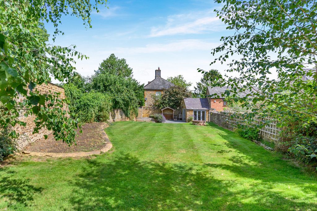 Property photo 3 of 40