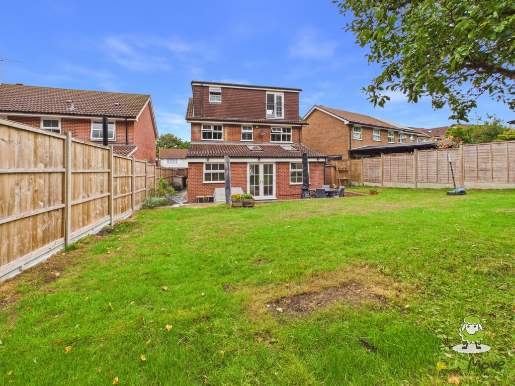 Property photo 2 of 31 Ewemove Estate Agents Basingstoke