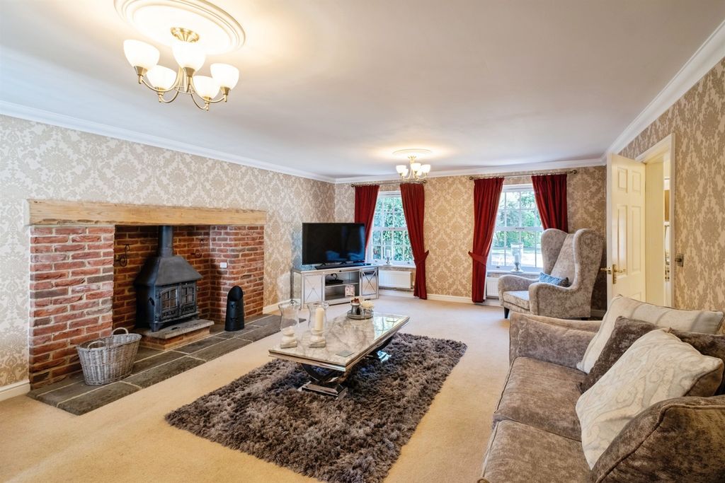 Property photo 3 of 34