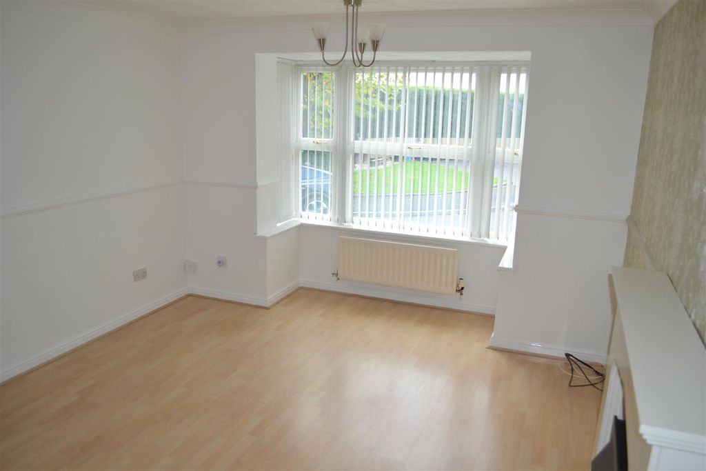 Property photo 3 of 13 Lounge1.Jpg