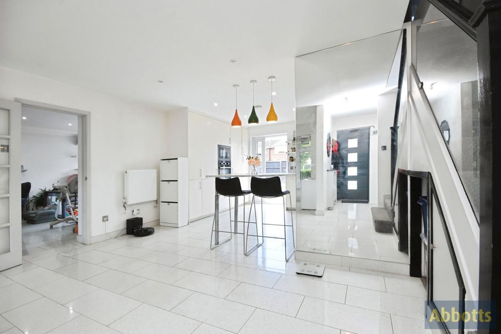 Property photo 3 of 23 Pbox-Img.Jpg