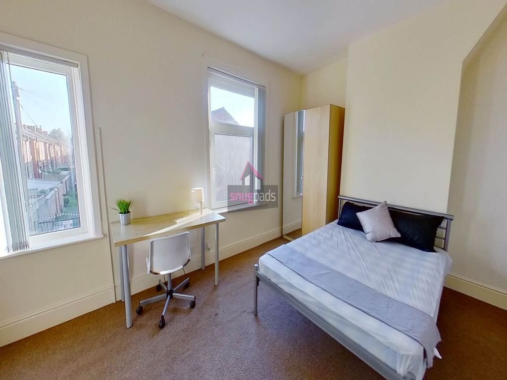 Property photo 3 of 6 R3