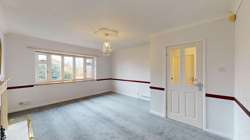 Property photo 3 of 17 3772316