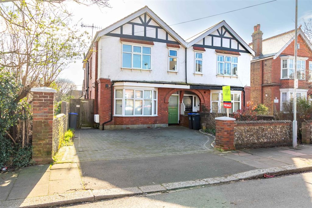 Property photo 1 of 11 St Michaels Road.Jpg