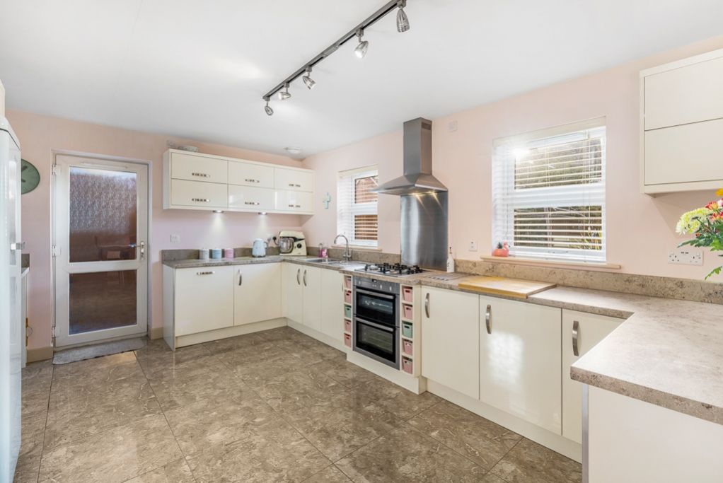 Property photo 3 of 32 66 Sir Isaac Newton Drive (Wyberton)-18