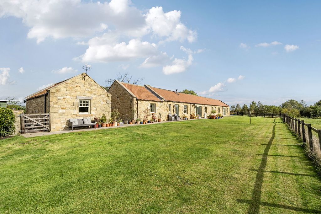 Property photo 1 of 26