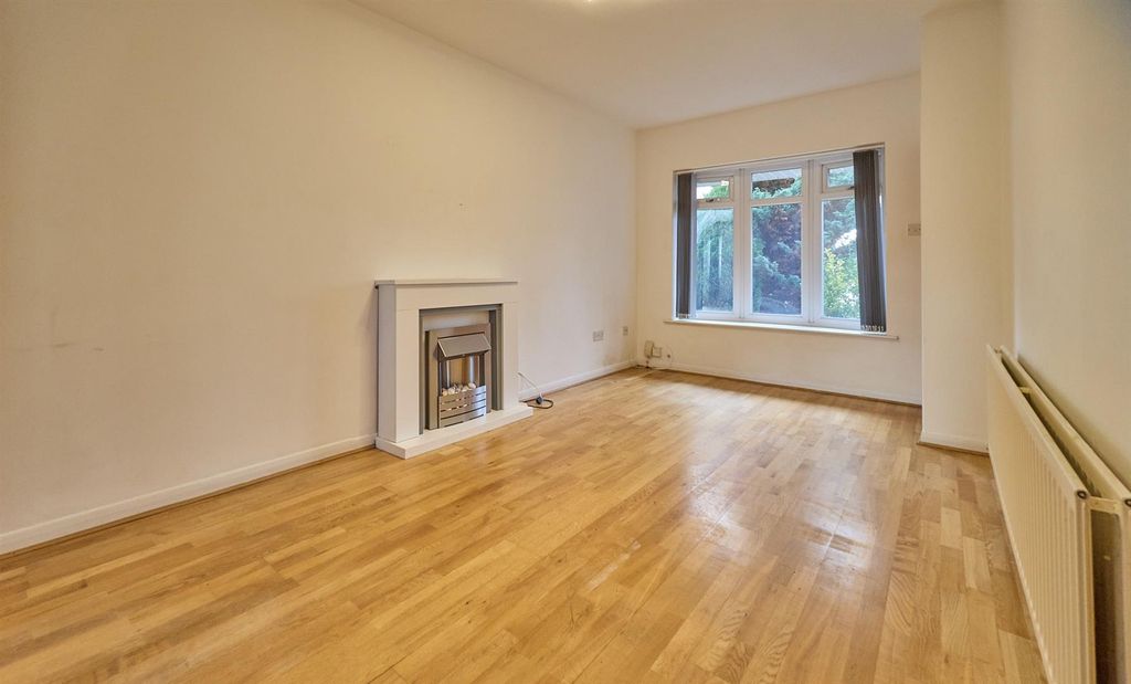 Property photo 2 of 11 Lounge To Front