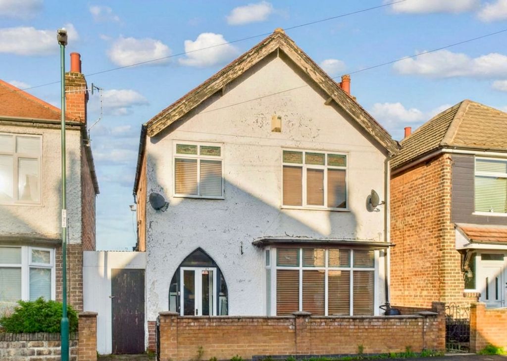 Property photo 2 of 18 Front