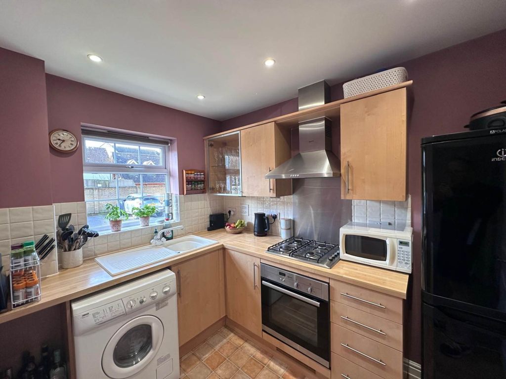 Property photo 2 of 9