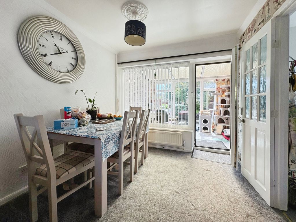Property photo 3 of 29 Dining Area